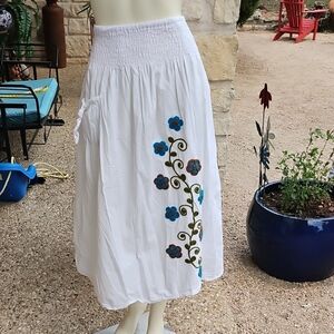 Vintage OAXACAN White Cotton Elastic Waist Skirt Embroidered Flowers & Pocket S